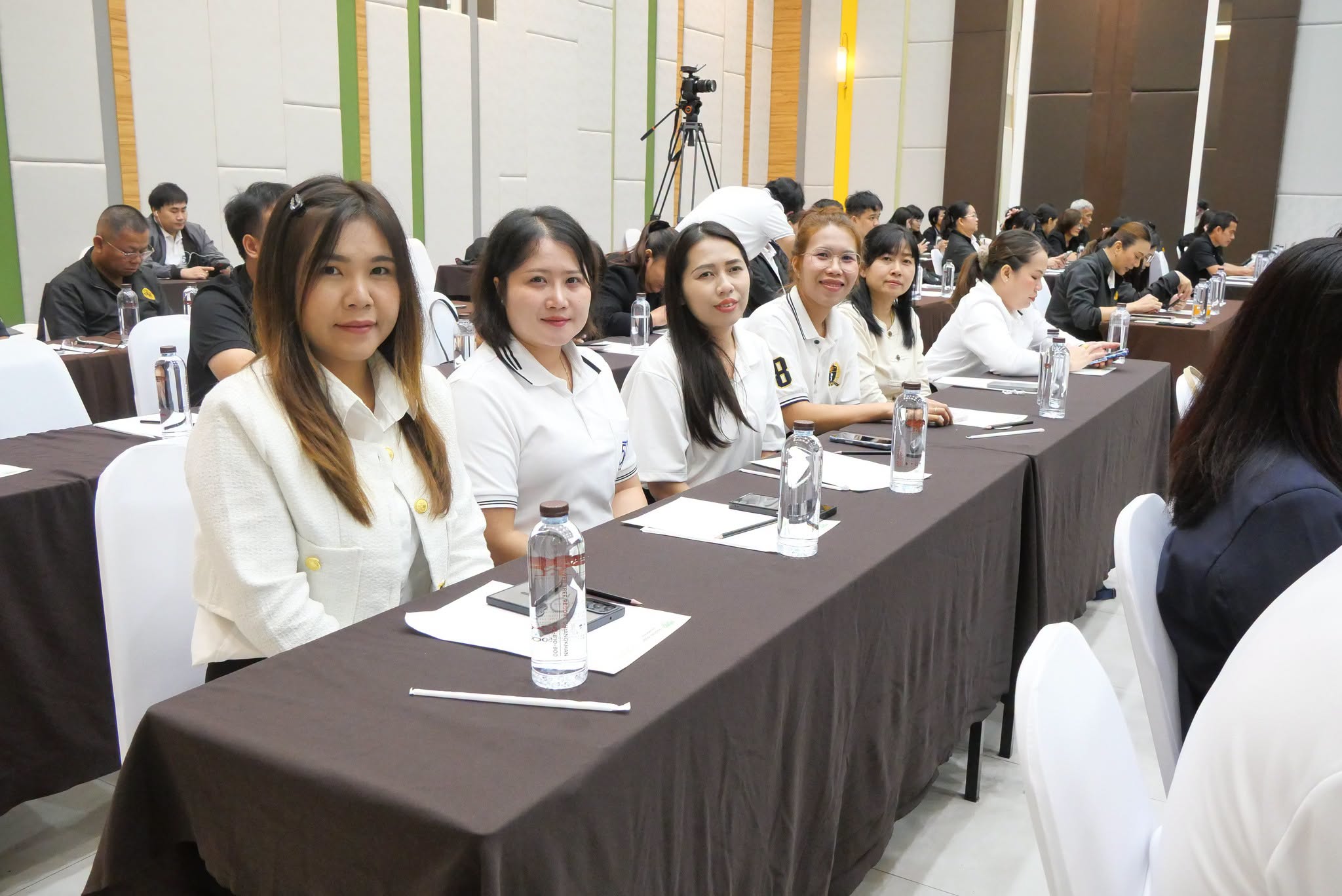 title - รองเลขาธิการ ส.ป.ก. ปิดโครงการสัมมนาฯ เดินหน้ายกระดับงานจัดที่ดิน-กองทุนฯ มุ่งเป้าขับเคลื่อนการดำเนินงานปี 2570